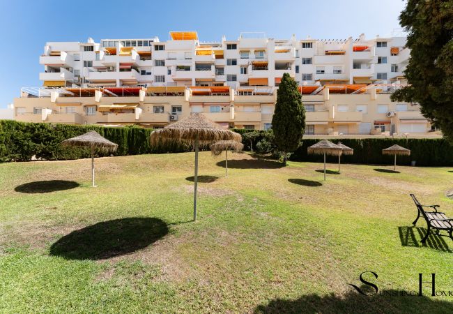 Apartment in Benalmádena - Fancy 2BR Retreat: Pool, Parking, Wonderful Views Apartment in Benalmádena - Fancy 2BR Retreat: Pool, Parking, Wonderful Views