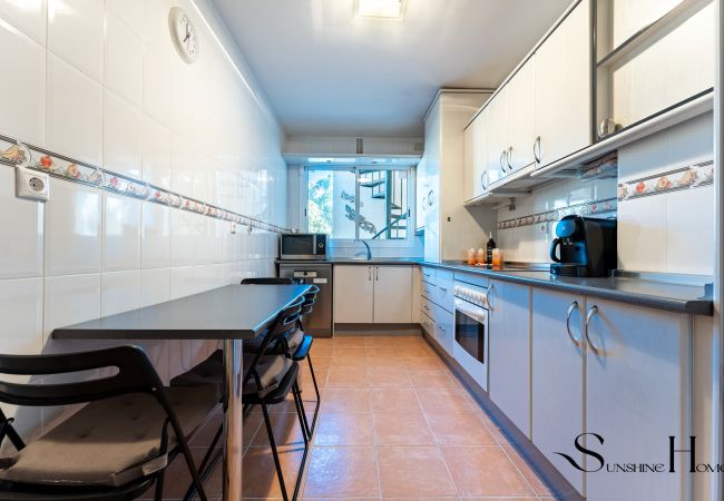 Apartment in Fuengirola - Mountain Views, Pool & Rooftop: Cozy 2BR for 6 Apartment in Fuengirola - Mountain Views, Pool & Rooftop: Cozy 2BR for 6