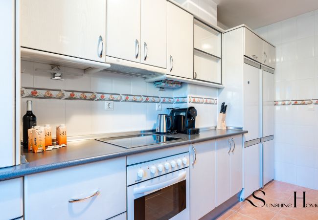 Apartment in Fuengirola - Mountain Views, Pool & Rooftop: Cozy 2BR for 6 Apartment in Fuengirola - Mountain Views, Pool & Rooftop: Cozy 2BR for 6