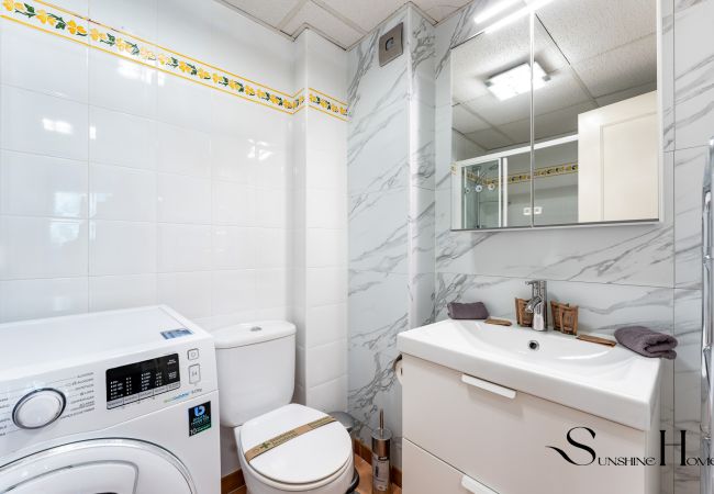 Apartment in Fuengirola - Mountain Views, Pool & Rooftop: Cozy 2BR for 6 Apartment in Fuengirola - Mountain Views, Pool & Rooftop: Cozy 2BR for 6