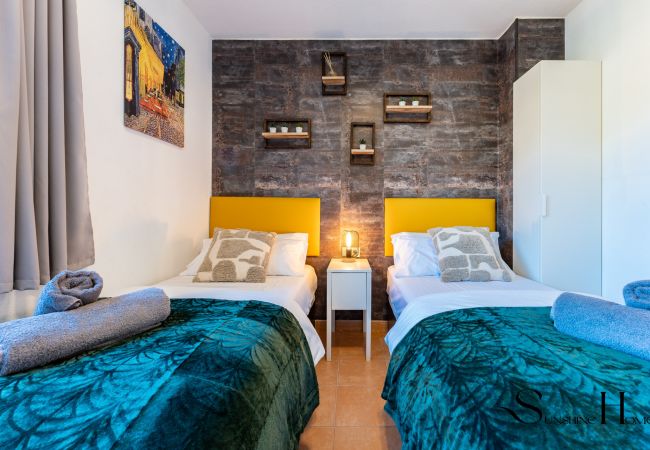 Apartment in Fuengirola - Mountain Views, Pool & Rooftop: Cozy 2BR for 6 Apartment in Fuengirola - Mountain Views, Pool & Rooftop: Cozy 2BR for 6