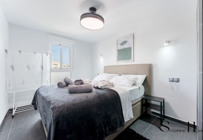 Apartment in Benalmádena - Stylish Retreat: 1-Bed, Pool, Sleeps 3 Apartment in Benalmádena - Stylish Retreat: 1-Bed, Pool, Sleeps 3