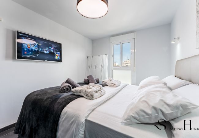 Apartment in Benalmádena - Stylish Retreat: 1-Bed, Pool, Sleeps 3 Apartment in Benalmádena - Stylish Retreat: 1-Bed, Pool, Sleeps 3