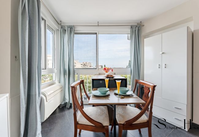 Apartment in Benalmádena - Stylish Retreat: 1-Bed, Pool, Sleeps 3 Apartment in Benalmádena - Stylish Retreat: 1-Bed, Pool, Sleeps 3