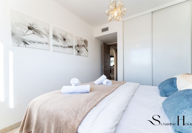 Apartment in Benalmádena - Coastal 2BR Apartment, Parking, Pool Apartment in Benalmádena - Coastal 2BR Apartment, Parking, Pool