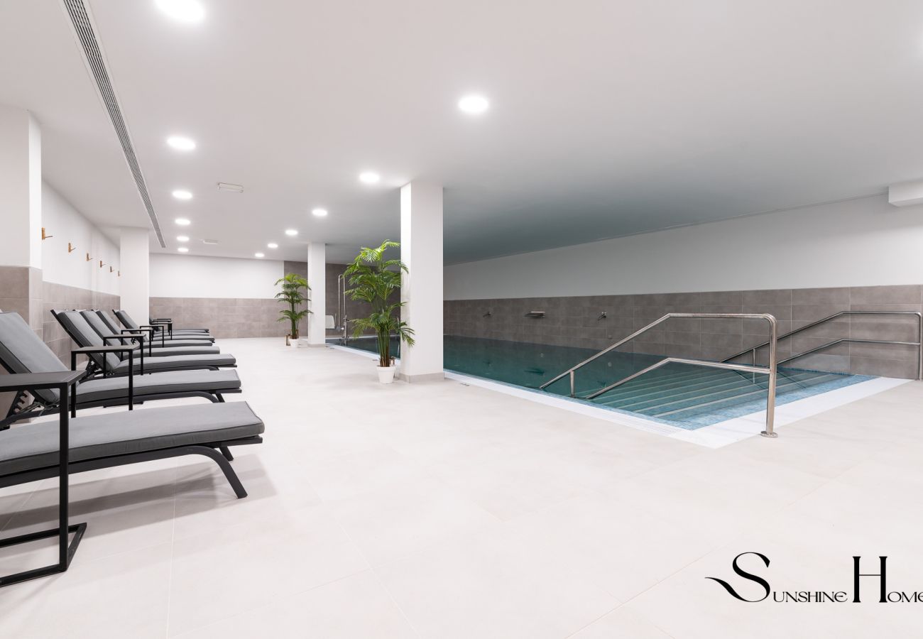 Apartment in Mijas Costa - Luxury 2-Bedroom Apartment | Pools, Sauna, Gym & More!