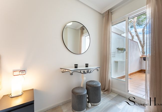 Apartment in Torremolinos - Cozy 2 Bedroom Duplex, Parking, Terrace, Office, Pool!  Apartment in Torremolinos - Cozy 2 Bedroom Duplex, Parking, Terrace, Office, Pool!