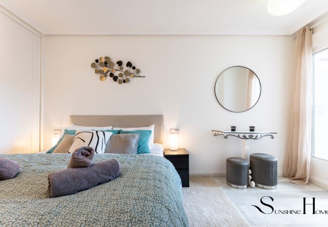 Apartment in Torremolinos - Cozy 2 Bedroom Duplex, Parking, Terrace, Office, Pool!  Apartment in Torremolinos - Cozy 2 Bedroom Duplex, Parking, Terrace, Office, Pool!