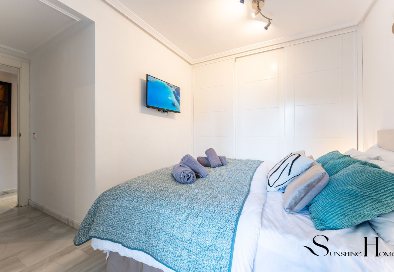 Apartment in Torremolinos - Cozy 2 Bedroom Duplex, Parking, Terrace, Office, Pool! 