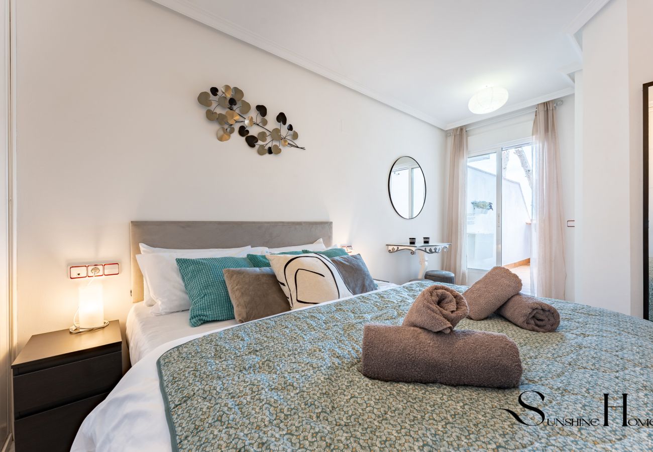 Apartment in Torremolinos - Cozy 2 Bedroom Duplex, Parking, Terrace, Office, Pool! 