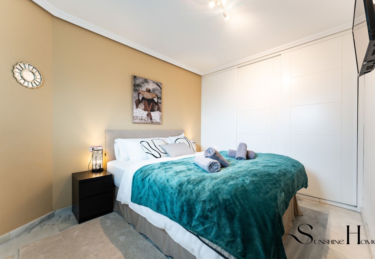 Apartment in Torremolinos - Cozy 2 Bedroom Duplex, Parking, Terrace, Office, Pool! 