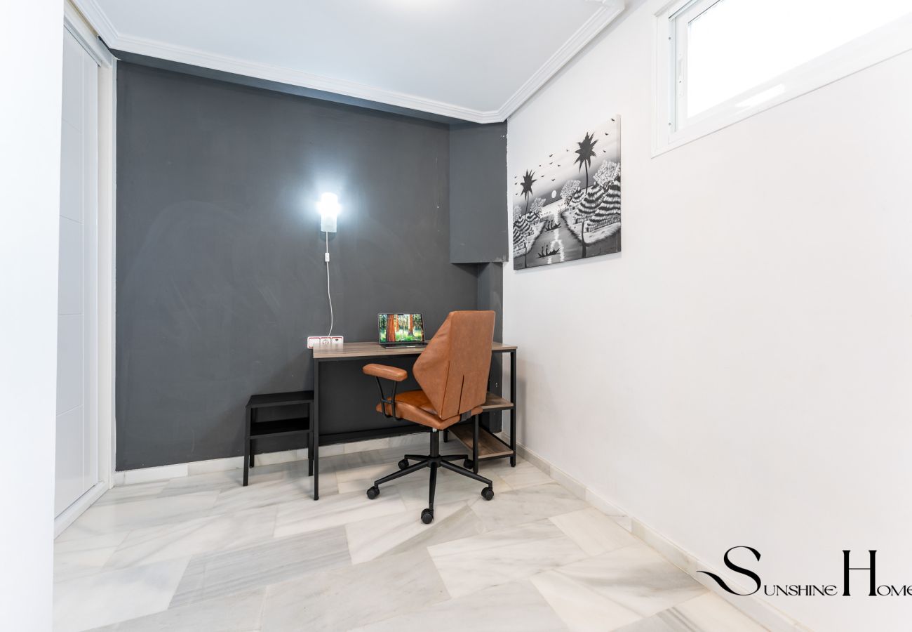 Apartment in Torremolinos - Cozy 2 Bedroom Duplex, Parking, Terrace, Office, Pool! 