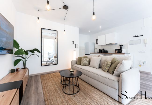Apartment in Torremolinos - Perfect Stylish Central 1 Bedroom Getaway Apartment in Torremolinos - Perfect Stylish Central 1 Bedroom Getaway