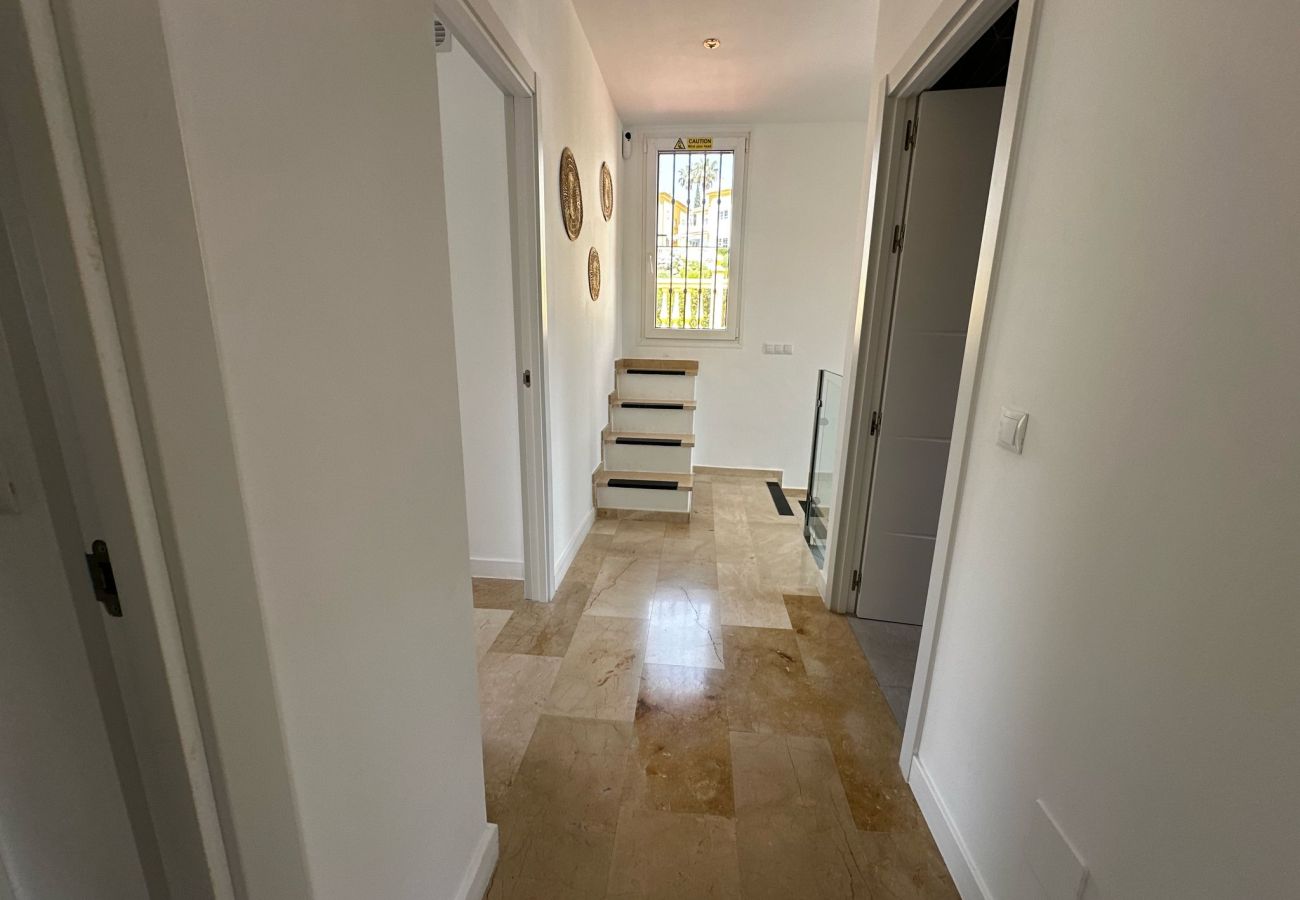 Townhouse in Mijas Costa - Peaceful Lux, 3 Bed townhouse 10 min to the Beach