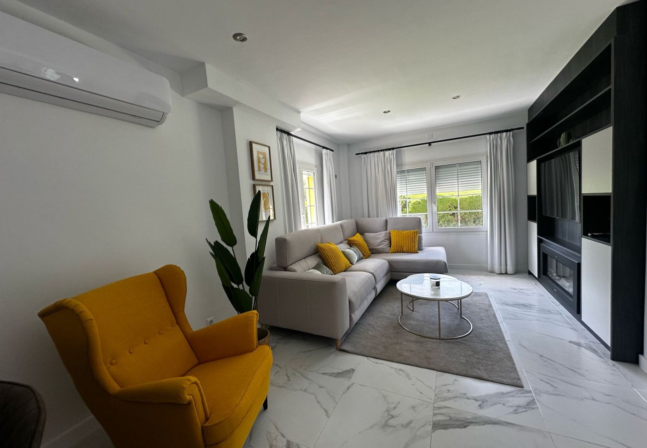 Townhouse in Mijas Costa - Peaceful Lux, 3 Bed townhouse 10 min to the Beach
