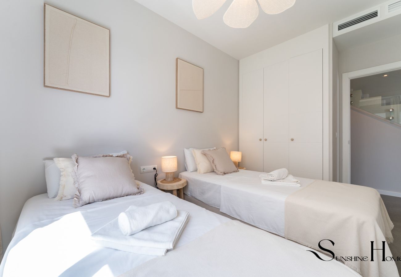 Terraced House in Mijas - Luxury 3-Bed Mijas Villa – Sea View, Pool & Jacuzzi