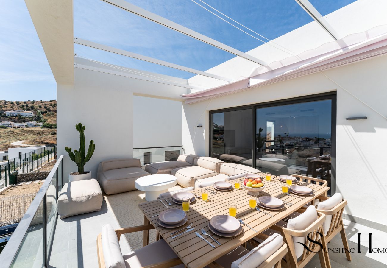Terraced House in Mijas - Luxury 3-Bed Mijas Villa – Sea View, Pool & Jacuzzi