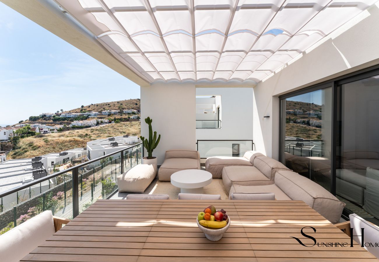 Terraced House in Mijas - Luxury 3-Bed Mijas Villa – Sea View, Pool & Jacuzzi