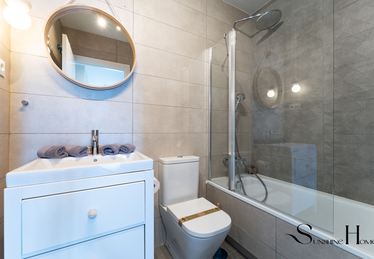 Terraced House in Mijas - Luxury 3-Bed Mijas Villa – Sea View, Pool & Jacuzzi