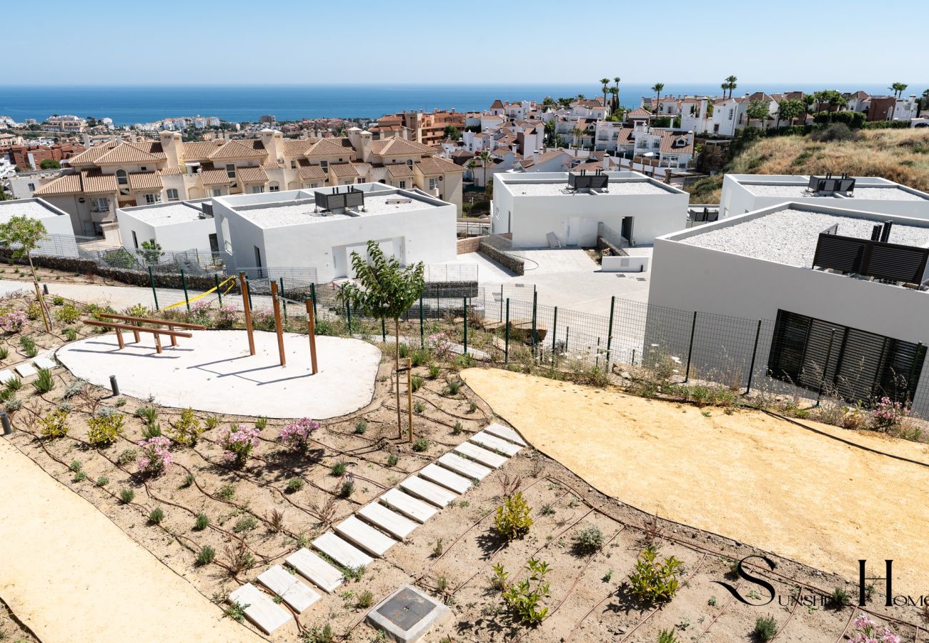 Terraced House in Mijas - Luxury 3-Bed Mijas Villa – Sea View, Pool & Jacuzzi