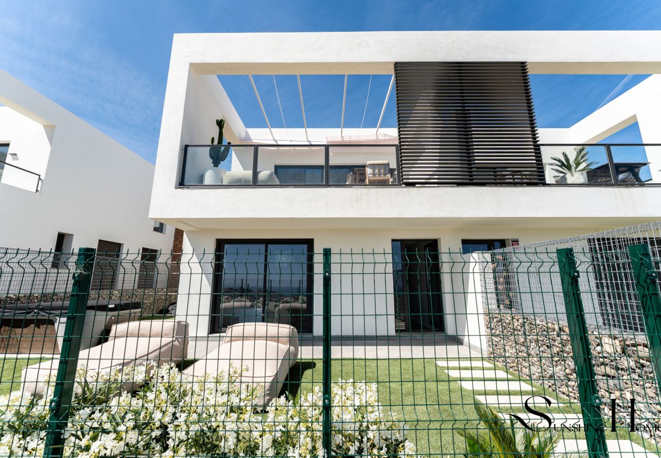 Terraced House in Mijas - Luxury 3-Bed Mijas Villa – Sea View, Pool & Jacuzzi