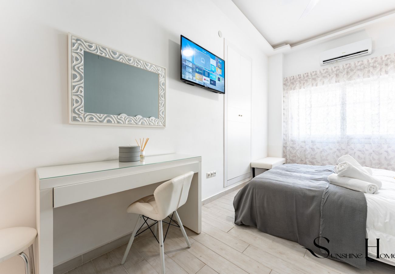 Apartment in Benalmádena - Top Location, 50m from the Beach and Resaurants