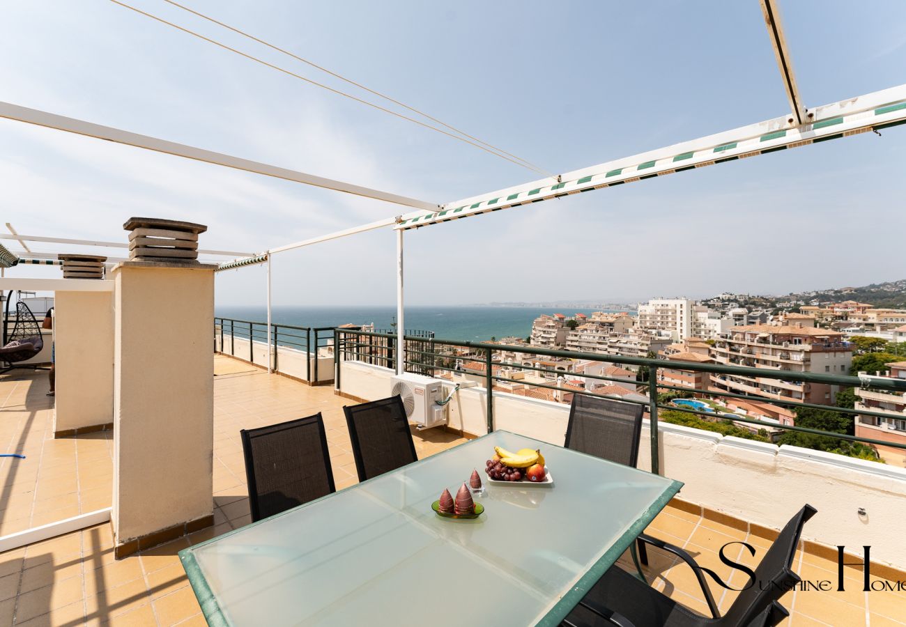 Apartment in Benalmádena - Terrace of Paradise, 3 Bed Duplex, Bbq, Views, Pool, Parking