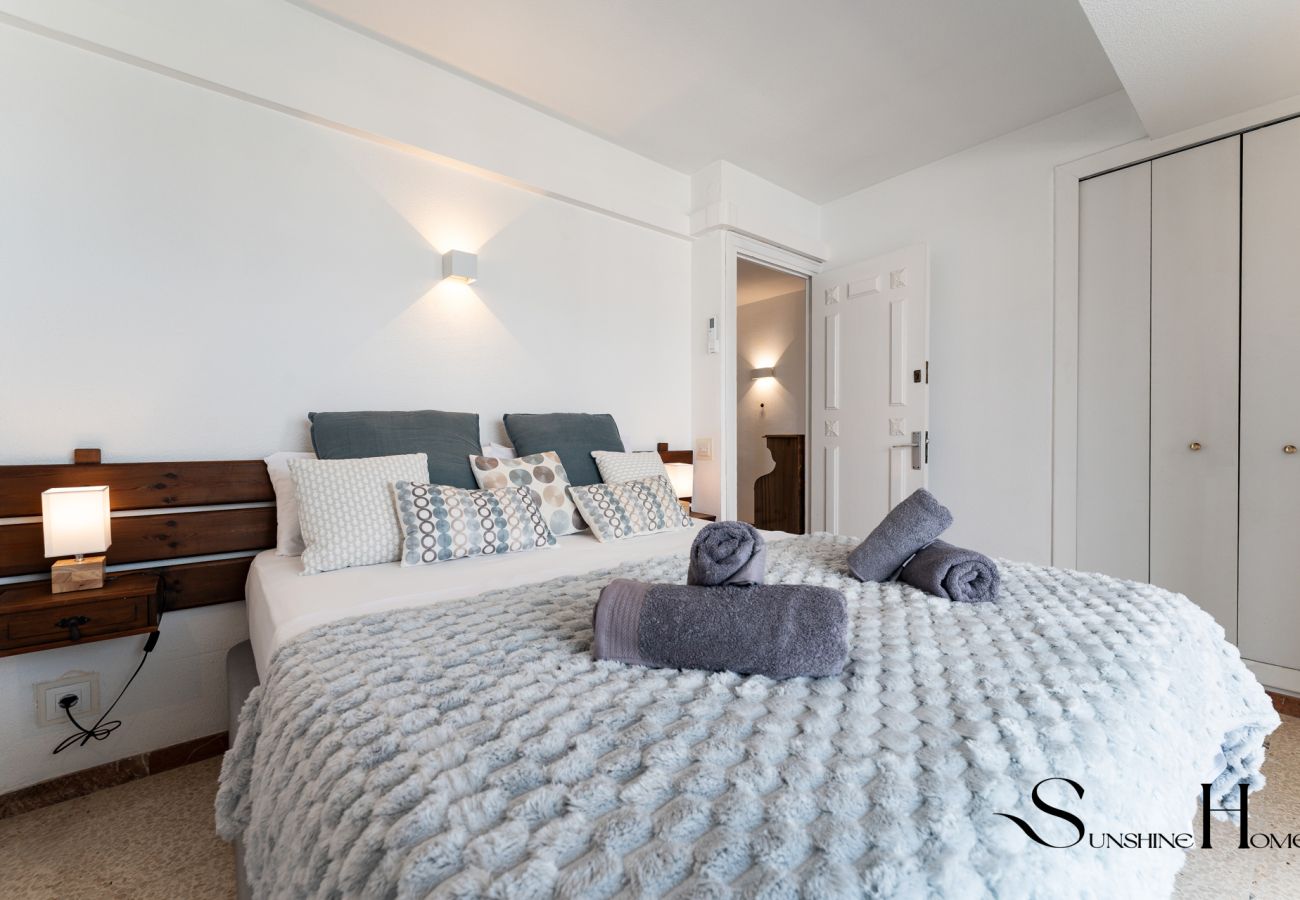 Apartment in Benalmádena - Andalusian-Style 3-Bedroom Apartment with Sea Views in Central Benalmádena