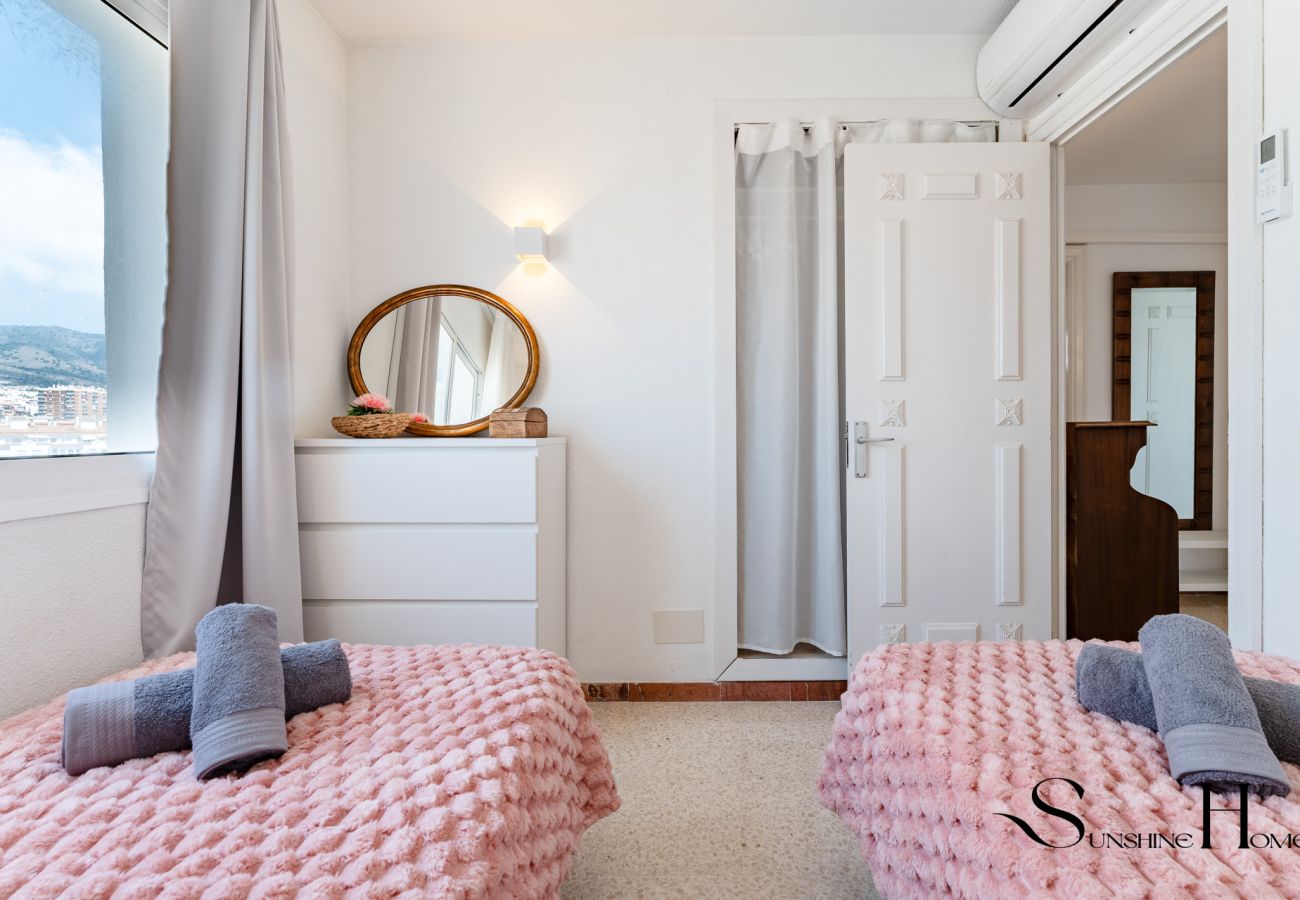 Apartment in Benalmádena - Andalusian-Style 3-Bedroom Apartment with Sea Views in Central Benalmádena
