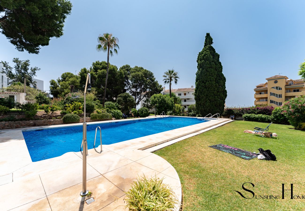 Apartment in Benalmádena - Andalusian-Style 3-Bedroom Apartment with Sea Views in Central Benalmádena