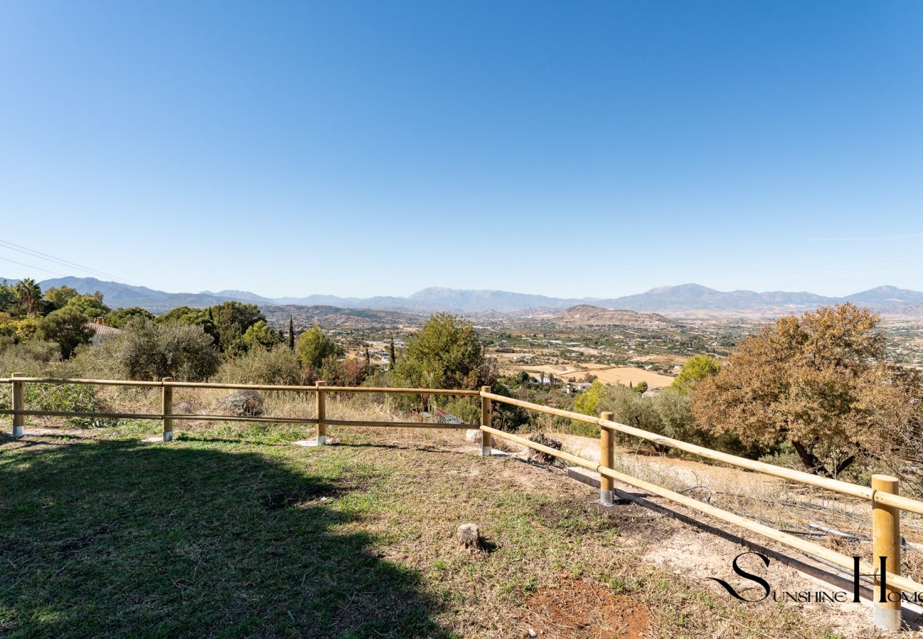 Villa in Alhaurín el Grande - Heated pool & spa villa in the mountains