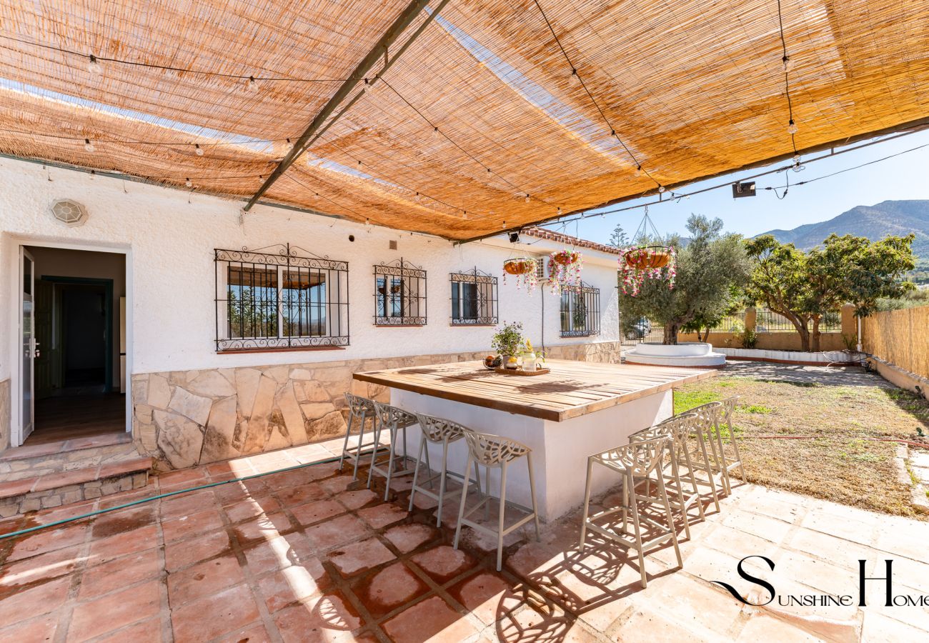 Villa in Alhaurín el Grande - Heated pool & spa villa in the mountains