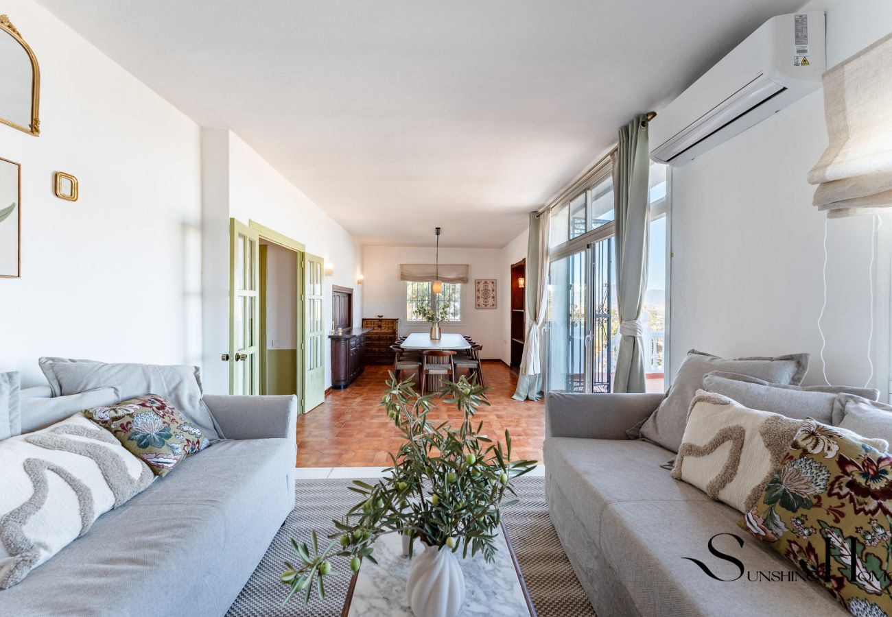 Villa in Alhaurín el Grande - Heated pool & spa villa in the mountains