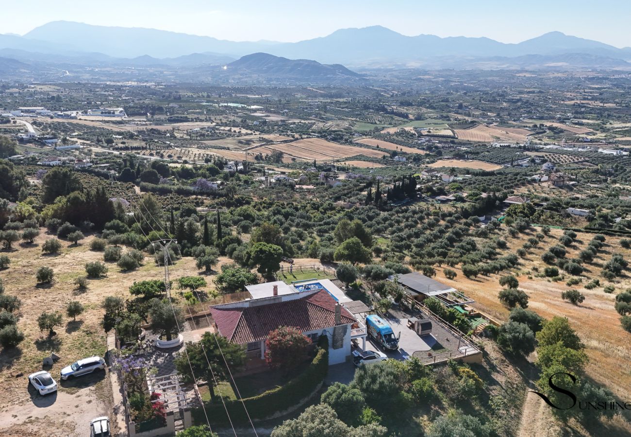 Villa in Alhaurín el Grande - Heated pool & spa villa in the mountains REF032