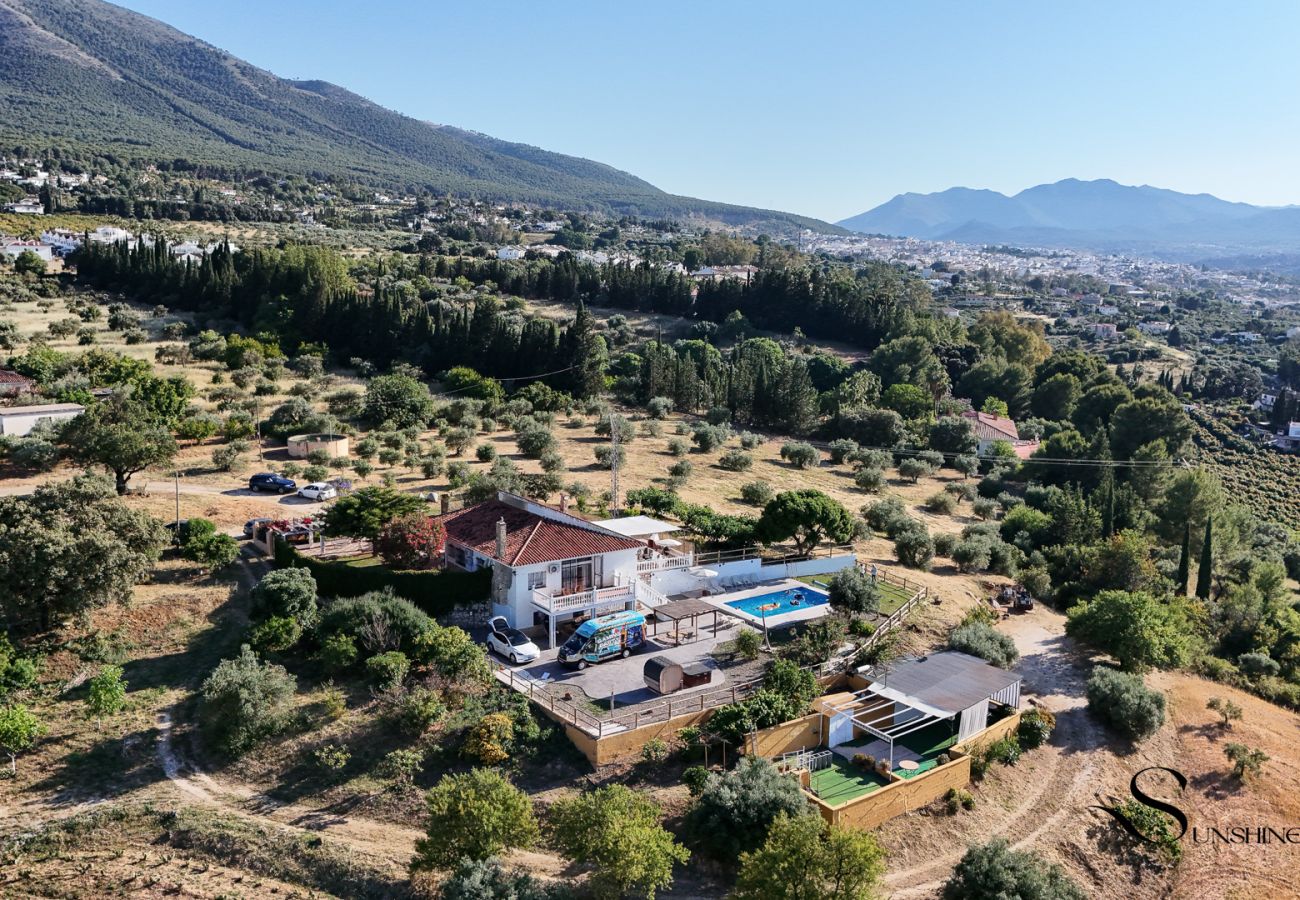 Villa in Alhaurín el Grande - Heated pool & spa villa in the mountains REF032