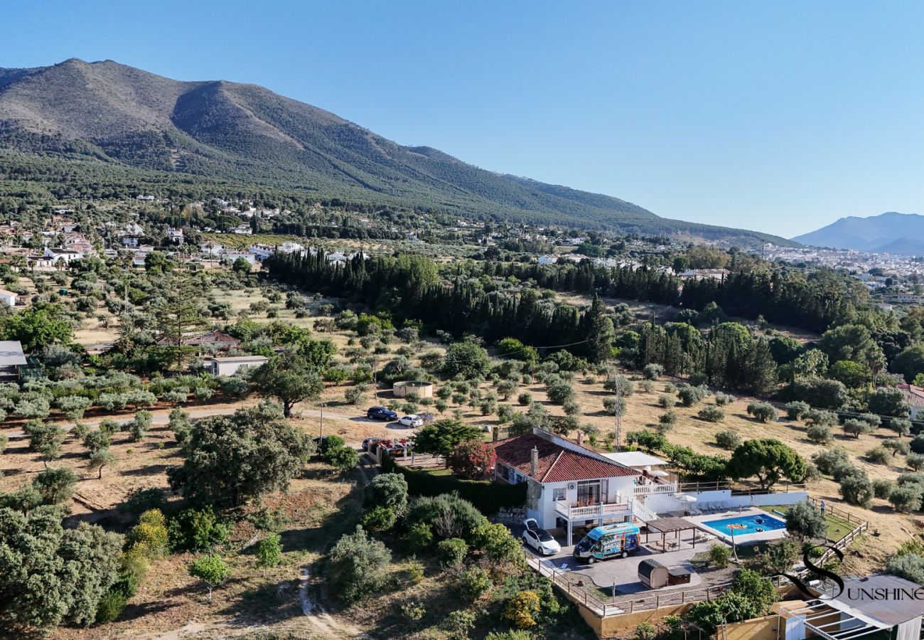 Villa in Alhaurín el Grande - Heated pool & spa villa in the mountains REF032