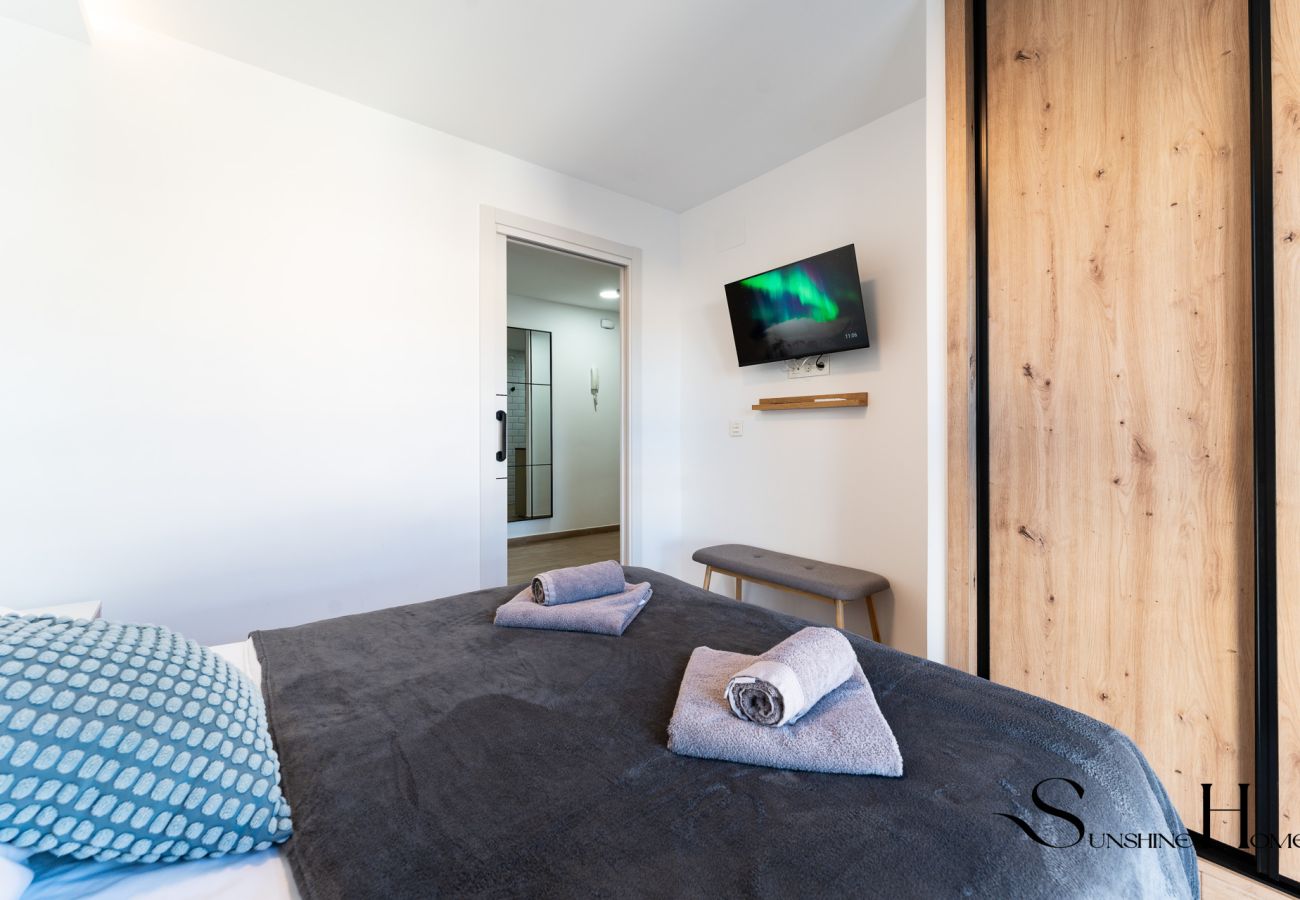 Apartment in Torremolinos - Beachfront place with Balcony & Pool REF065