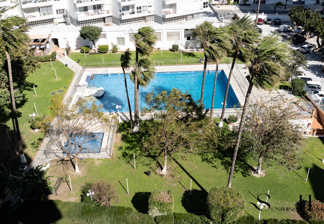 Apartment in Benalmádena - Exclusive 3BR Near Beach & Puerto Marina REF069