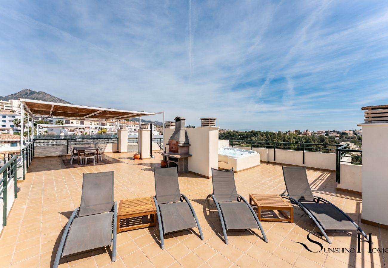 Apartment in Benalmádena - 3 Bed Penthouse With Stunning views 