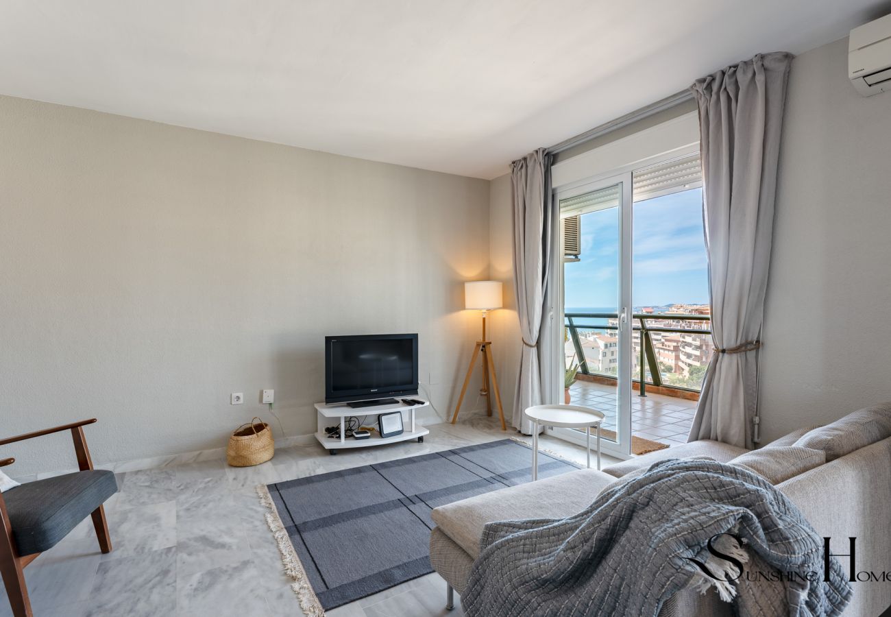 Apartment in Benalmádena - 3 Bed Penthouse With Stunning views 