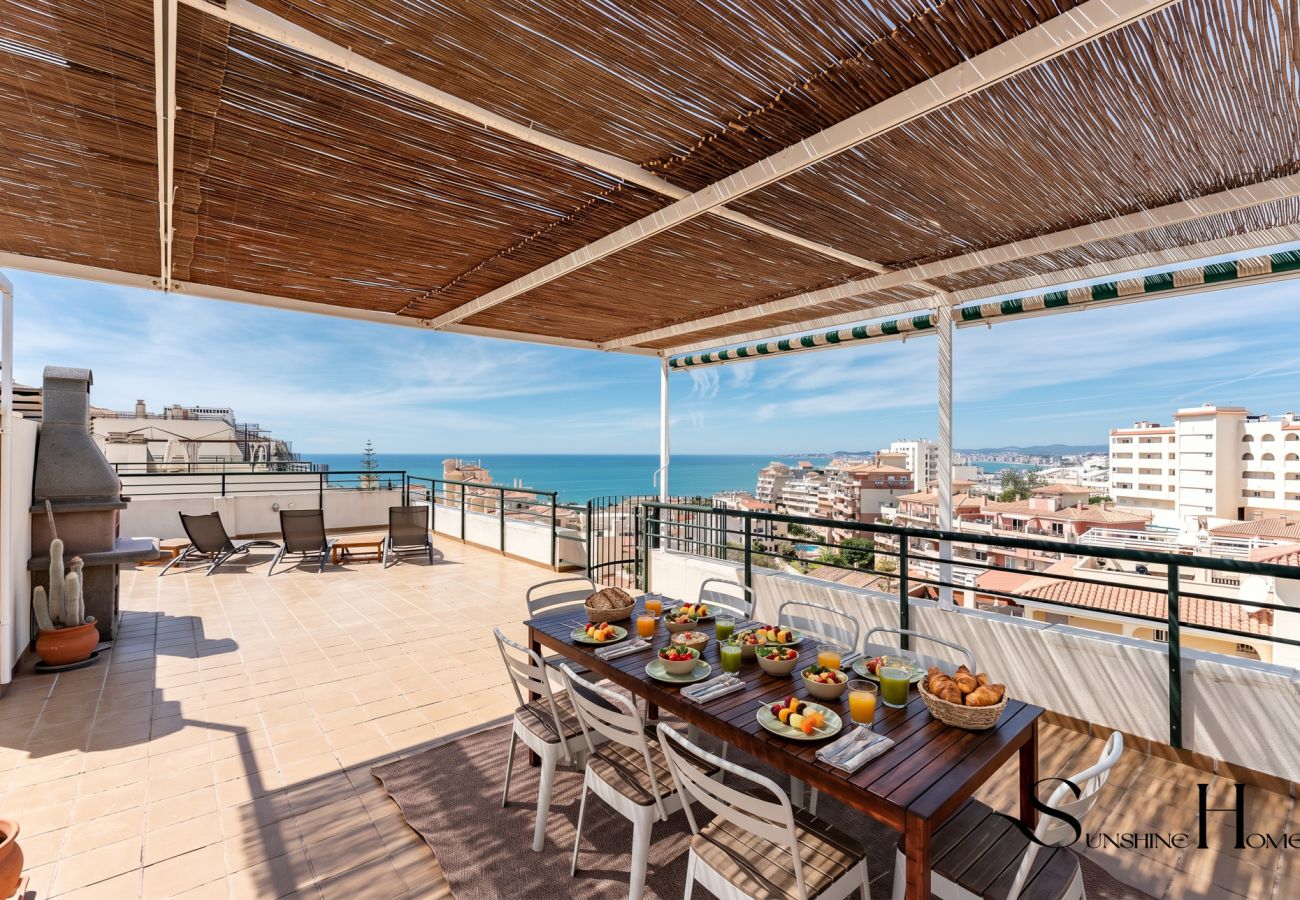 Apartment in Benalmádena - 3 Bed Penthouse With Stunning views 