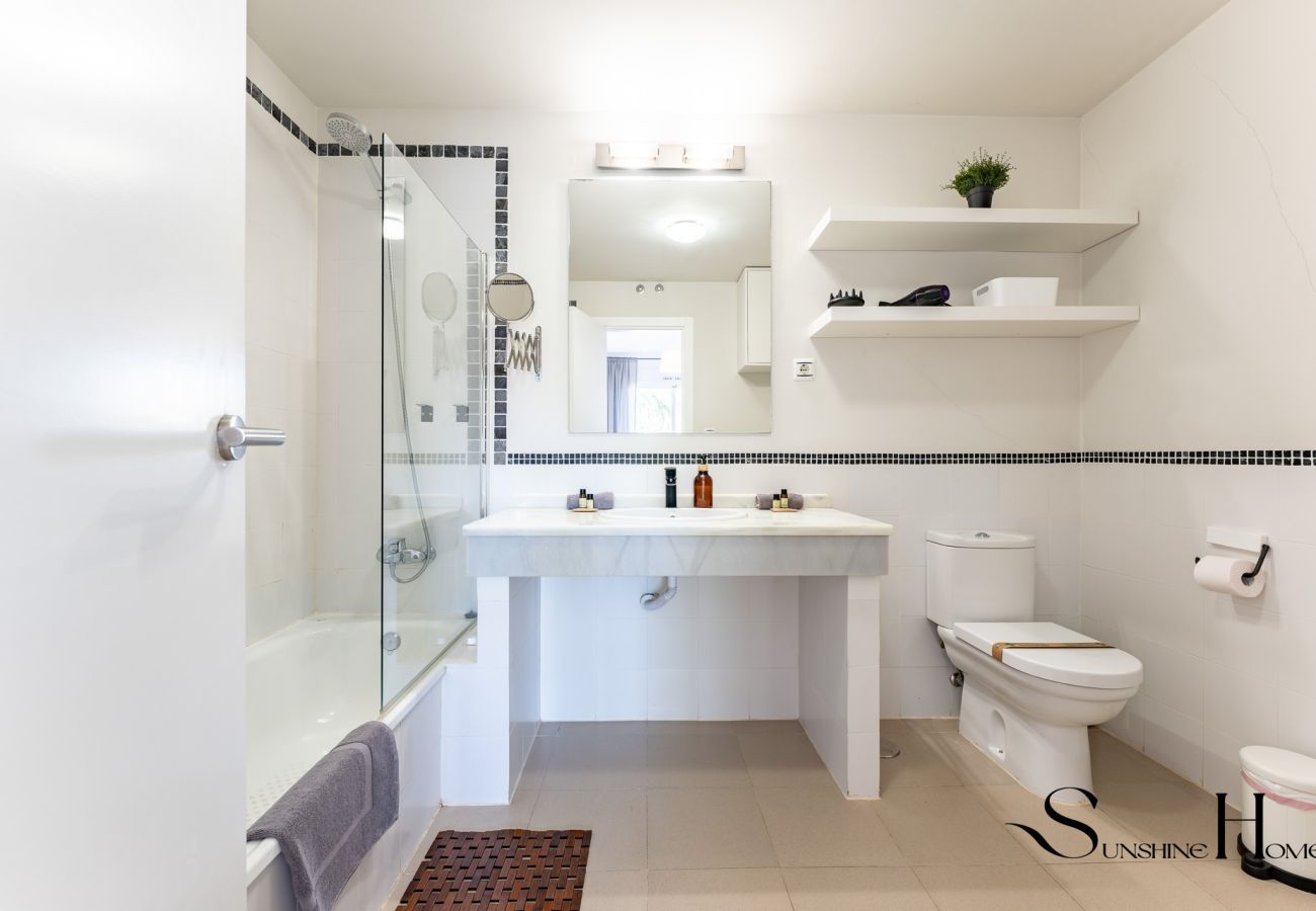 Apartment in La Cala de Mijas - Riviera Paradise | Terrace, Pools & Views REF902