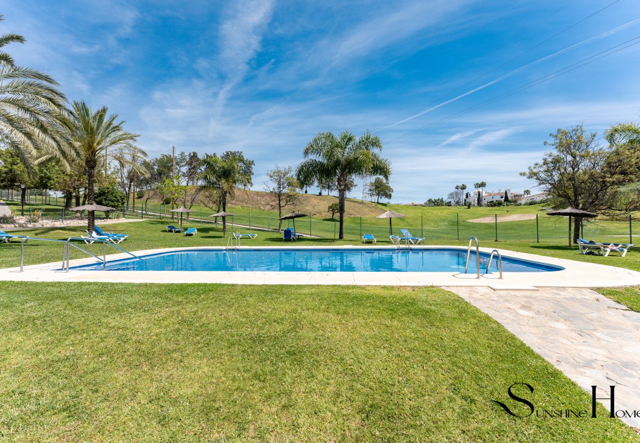 Apartment in La Cala de Mijas - Riviera Paradise | Terrace, Pools & Views REF902