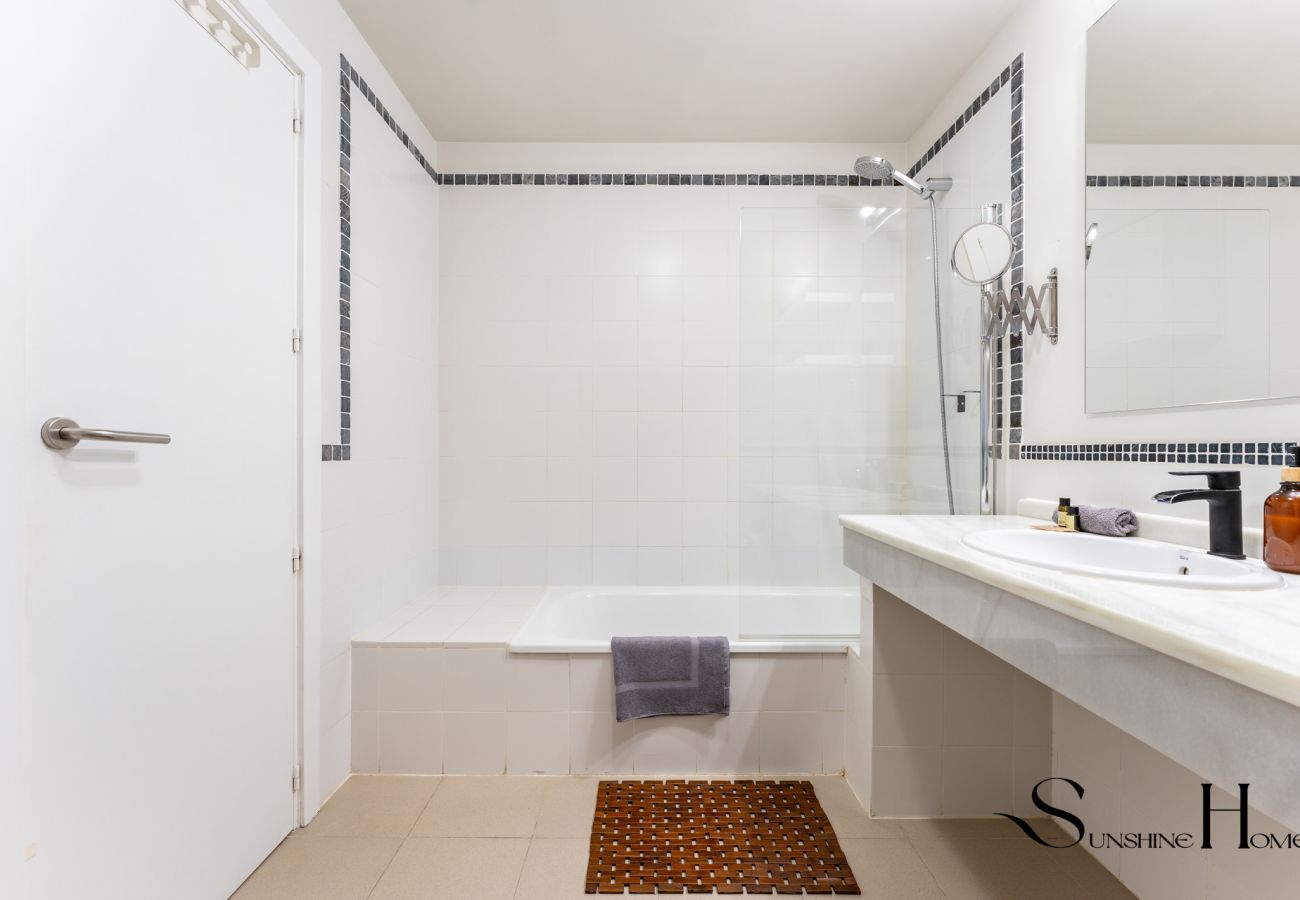 Apartment in La Cala de Mijas - Riviera Paradise | Terrace, Pools & Views REF902