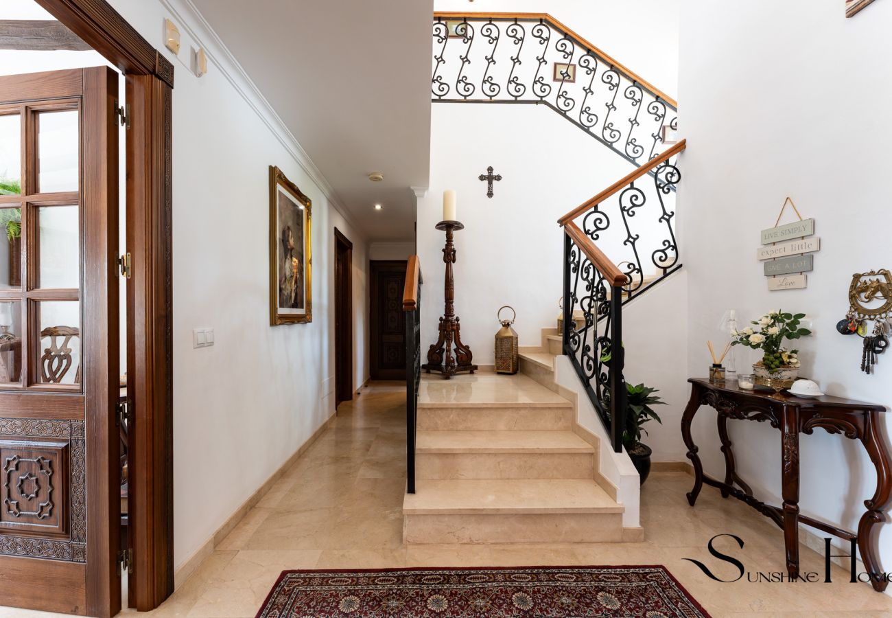Villa in Alhaurín el Grande - Luxury 3BR Villa by Alhaurín Golf w/ Heated Pool REF011