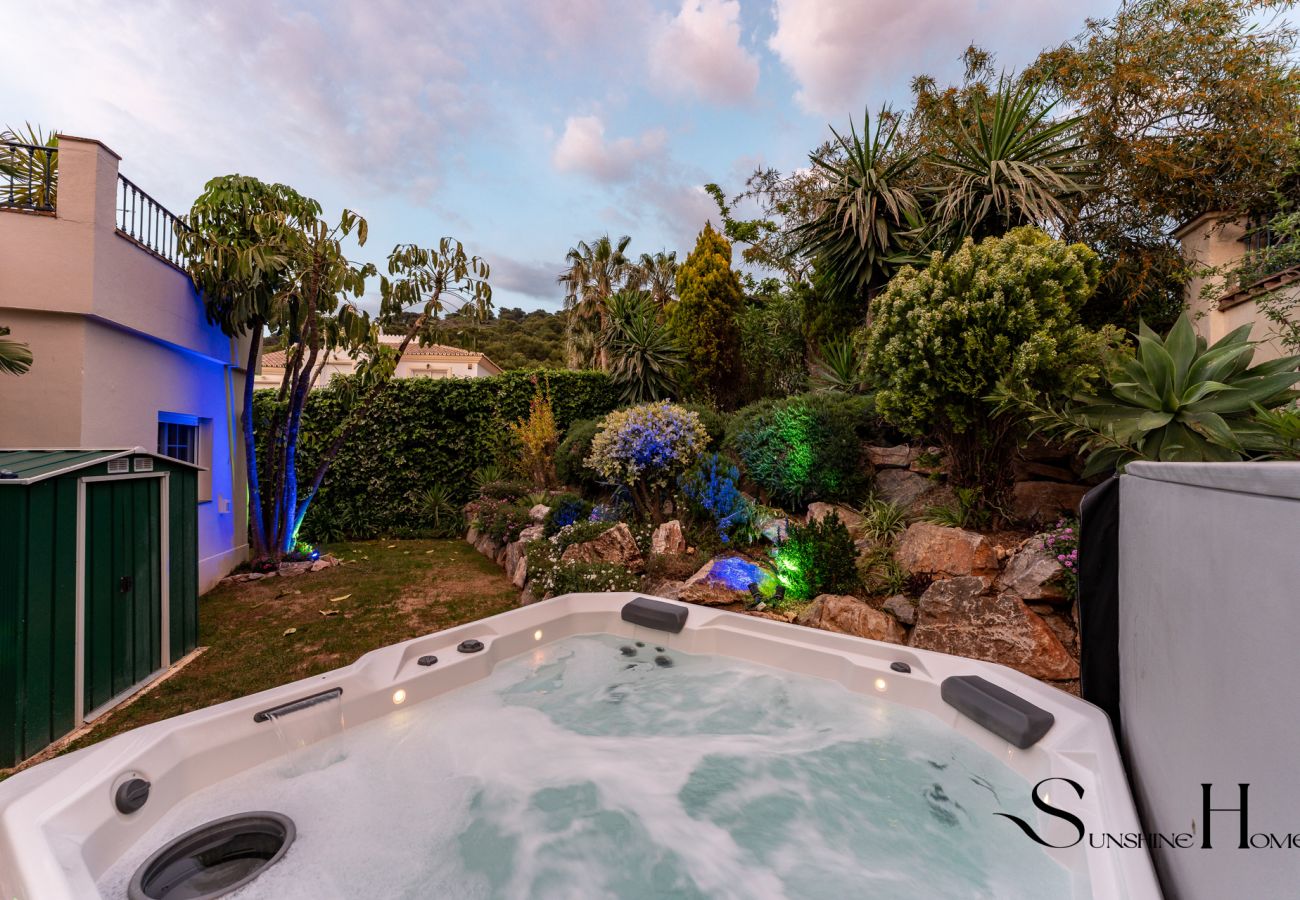 Villa in Alhaurín el Grande - Luxury 3BR Villa by Alhaurín Golf w/ Heated Pool REF011