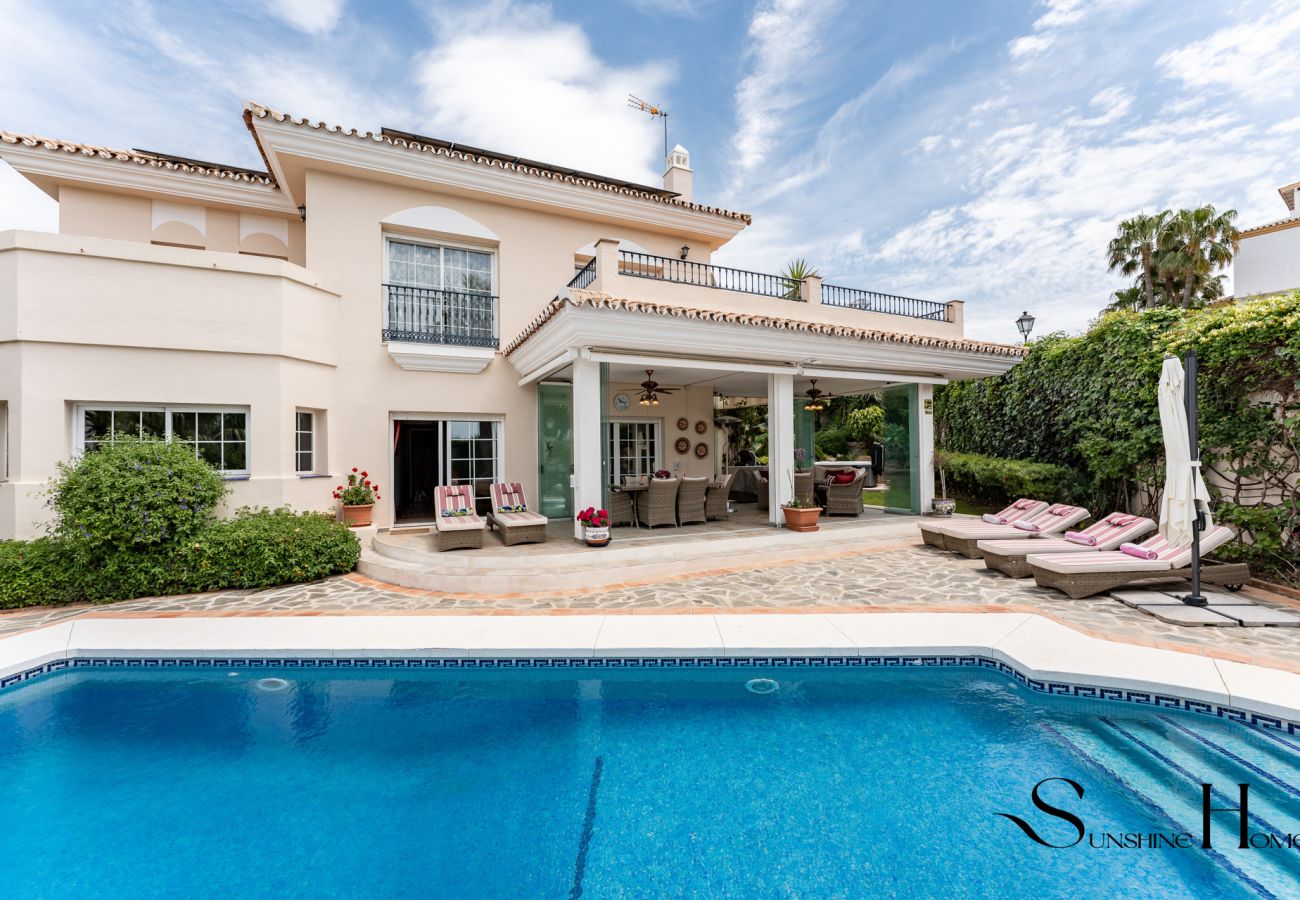Villa in Alhaurín el Grande - Luxury 3BR Villa by Alhaurín Golf w/ Heated Pool REF011