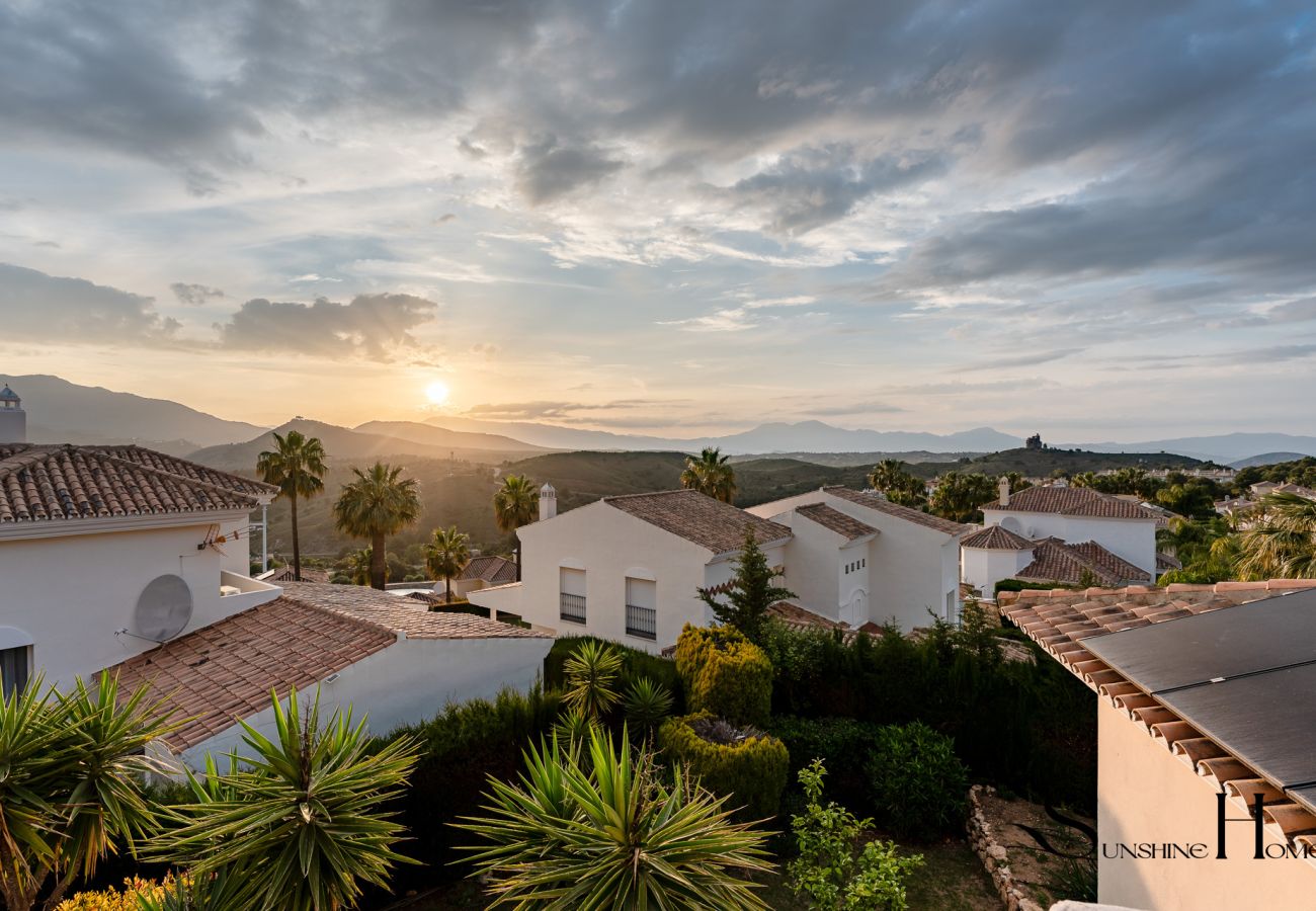Villa in Alhaurín el Grande - Luxury 3BR Villa by Alhaurín Golf w/ Heated Pool REF011