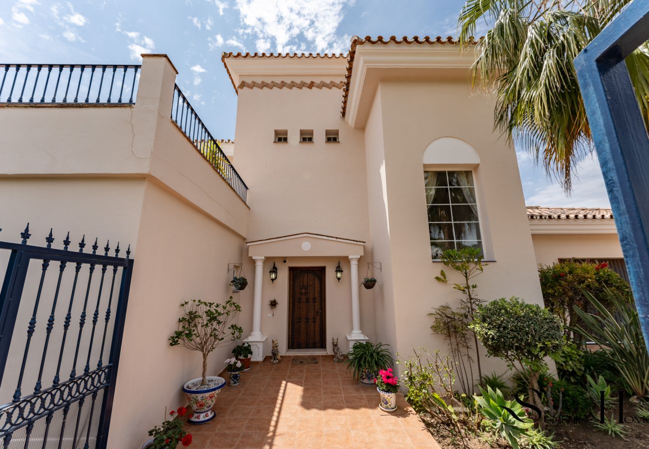 Villa in Alhaurín el Grande - Luxury 3BR Villa by Alhaurín Golf w/ Heated Pool REF011