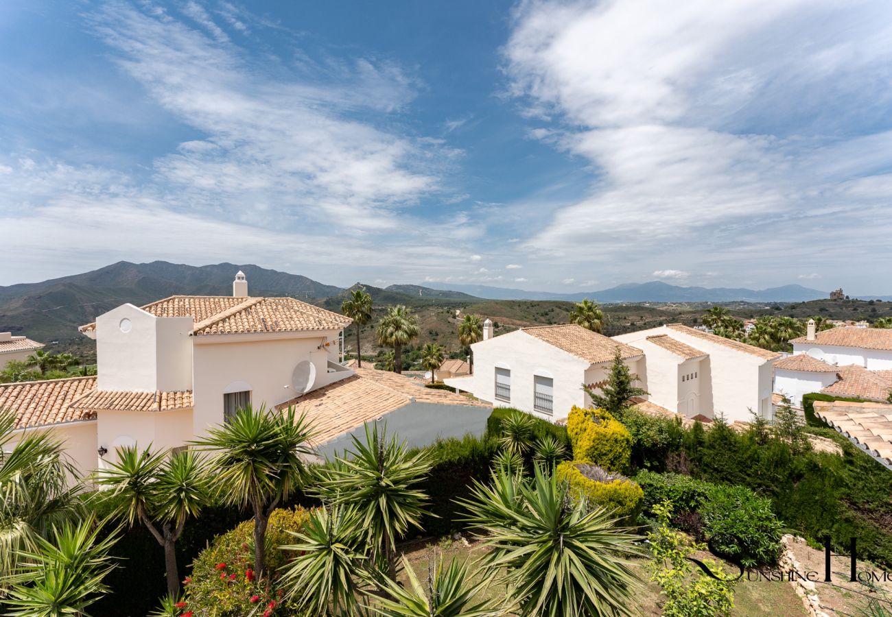 Villa in Alhaurín el Grande - Luxury 3BR Villa by Alhaurín Golf w/ Heated Pool REF011